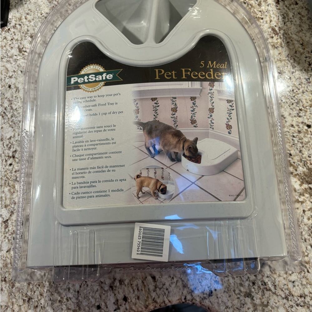 PetSafe 5 five meal pet feeder used once works fine pet didn’t like it
